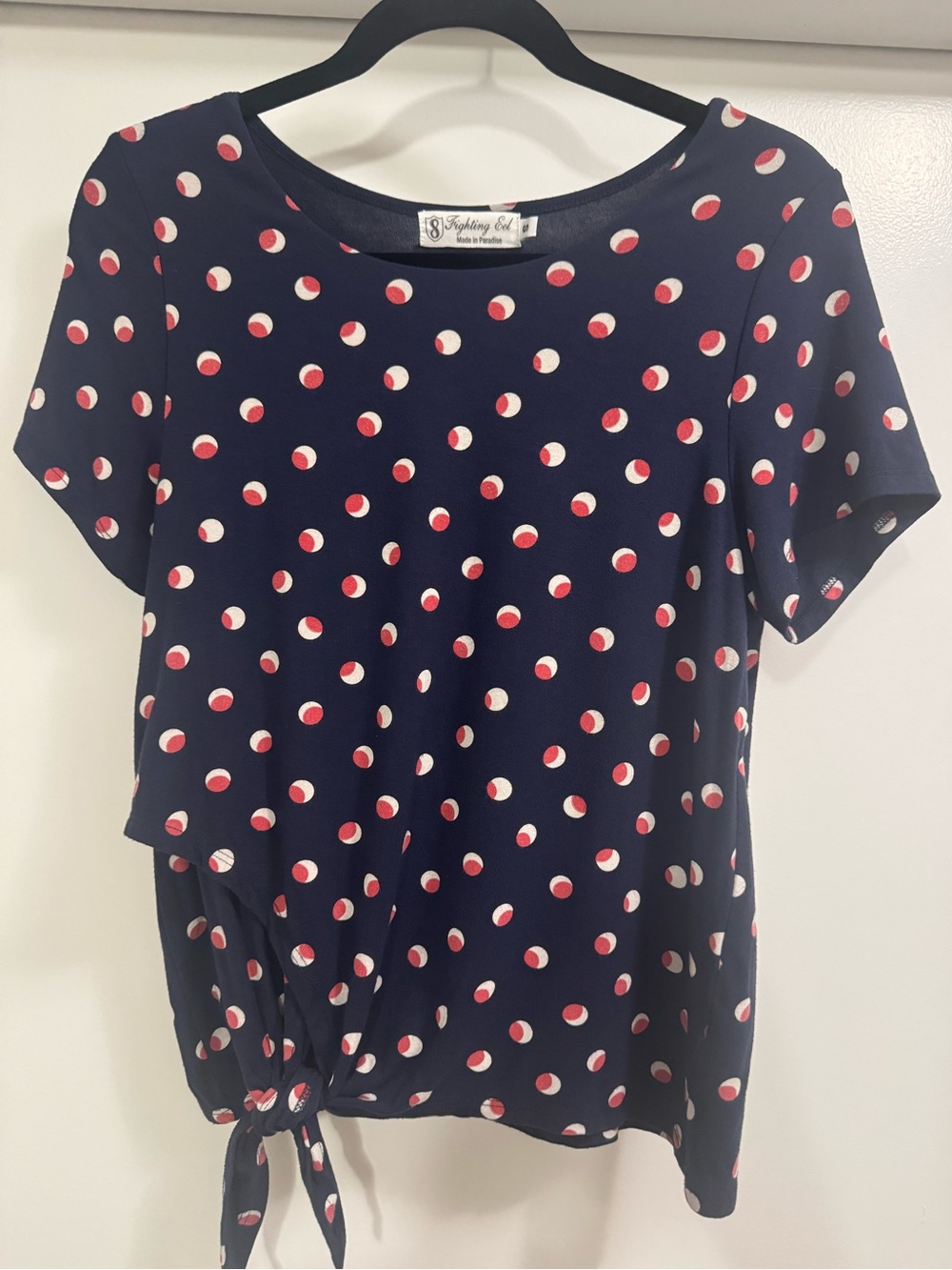 Fighting Eel Size Small Short-Sleeve Top with Tie